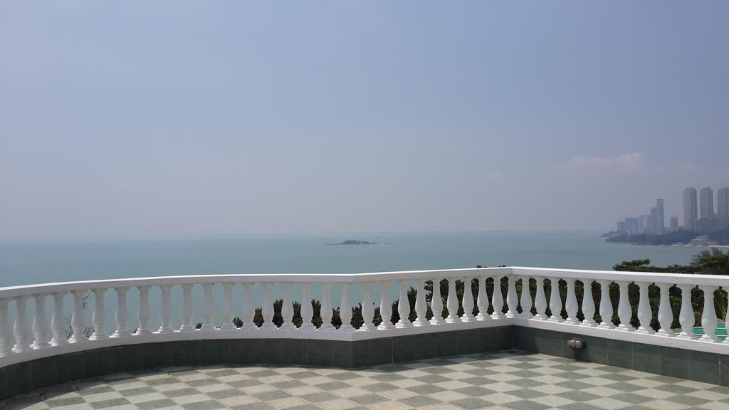 Tropical Sea View & Sunshine Villa Batu Feringgi Exterior foto